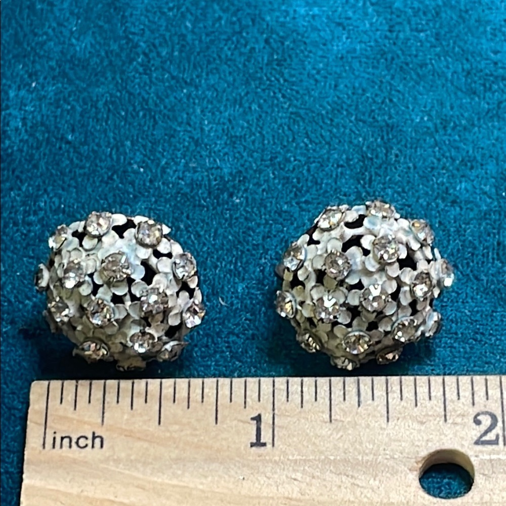 Vintage Sandoe Clip On Earrings - Picture 7 of 7